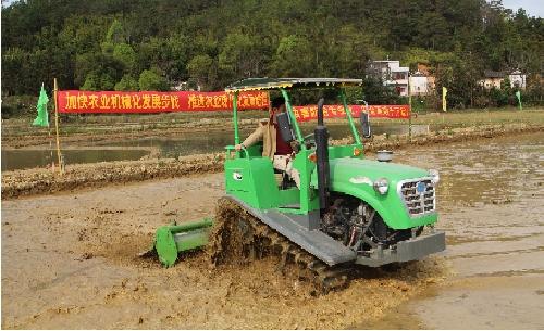 龙川引进批先进农业机械设备推动科技下乡实施农业现代化